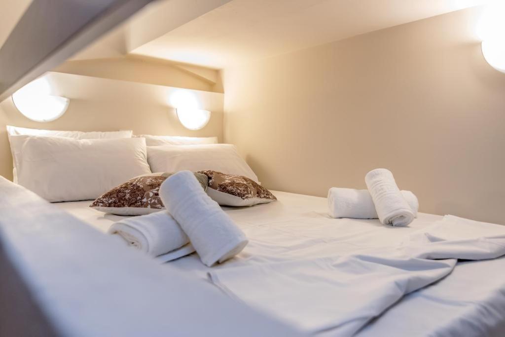 Fratelli Family Rooms Tínos Eksteriør billede