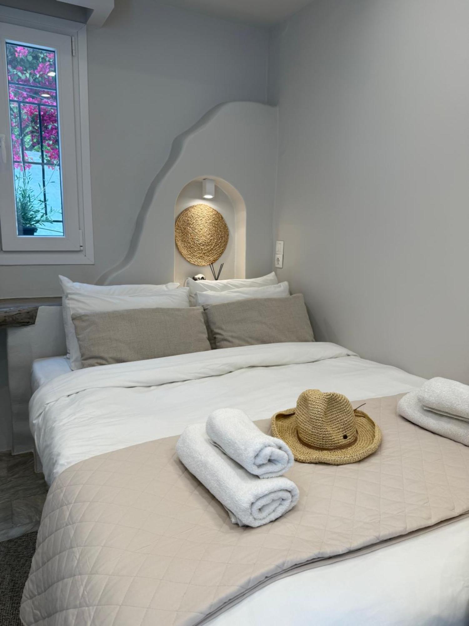Fratelli Family Rooms Tínos Eksteriør billede
